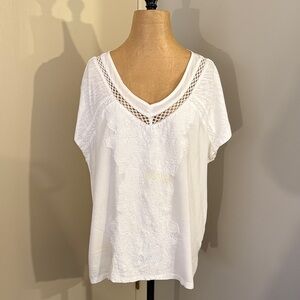 Gloria Vanderbilt White Embroidered Blouse